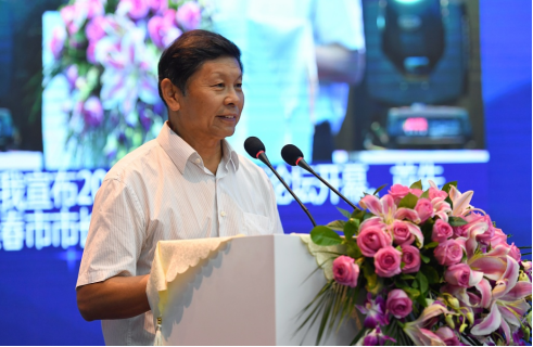 现任中国经济体制改革研究会学术委员会主席，国务院振兴东北办原副主任 宋晓梧为光大银行黑龙江分行讲授：”东北经济发展形势“专题讲座